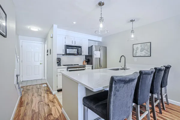 $335,000 | 35 Montrose Drive, Stratham, NH 03885
