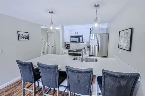 $335,000 | 35 Montrose Drive, Stratham, NH 03885