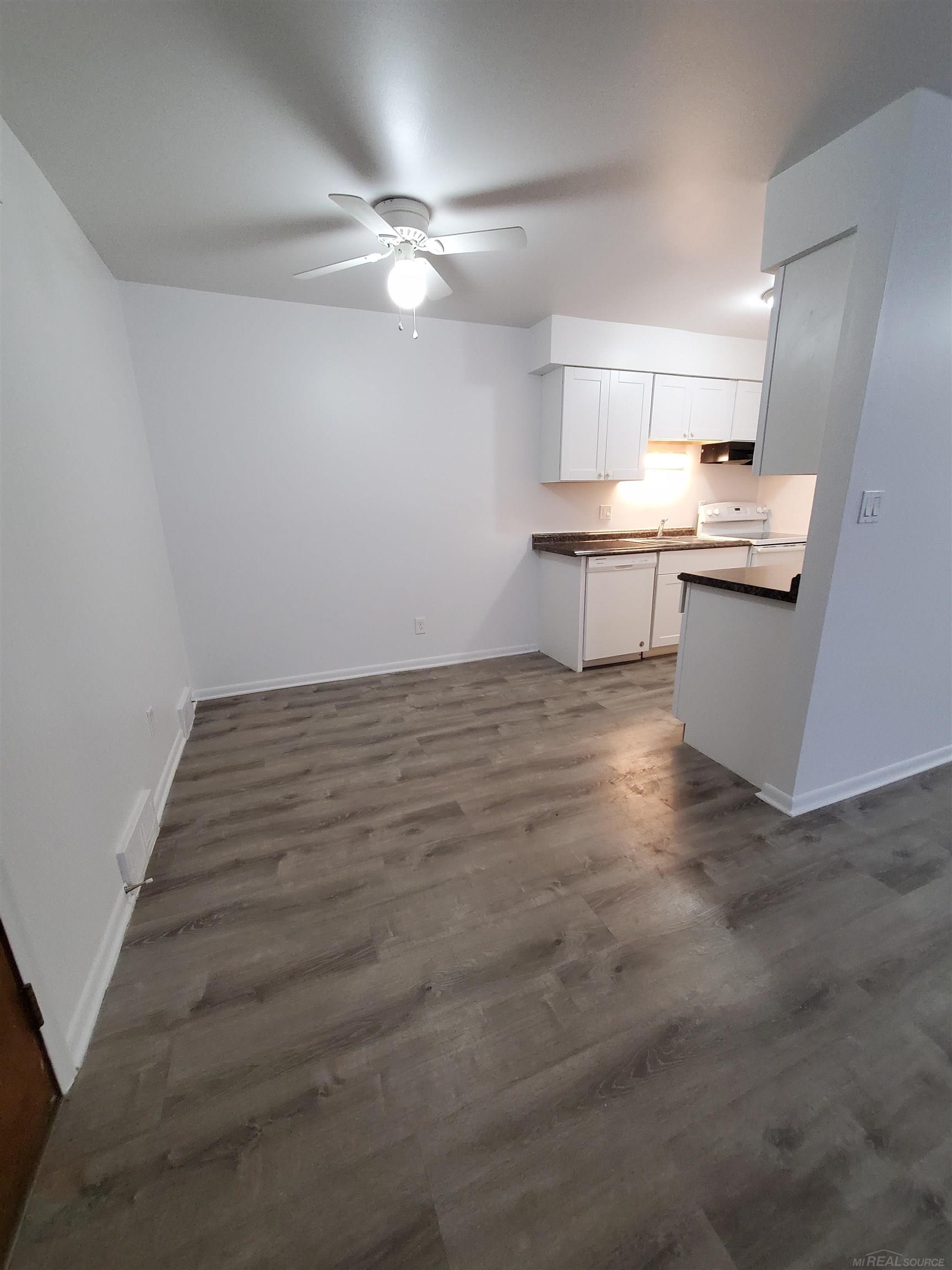 31805 Kelly Road, Unit 19 Fraser, MI 48026 - Photo 2 of 12 Gallery Image 2