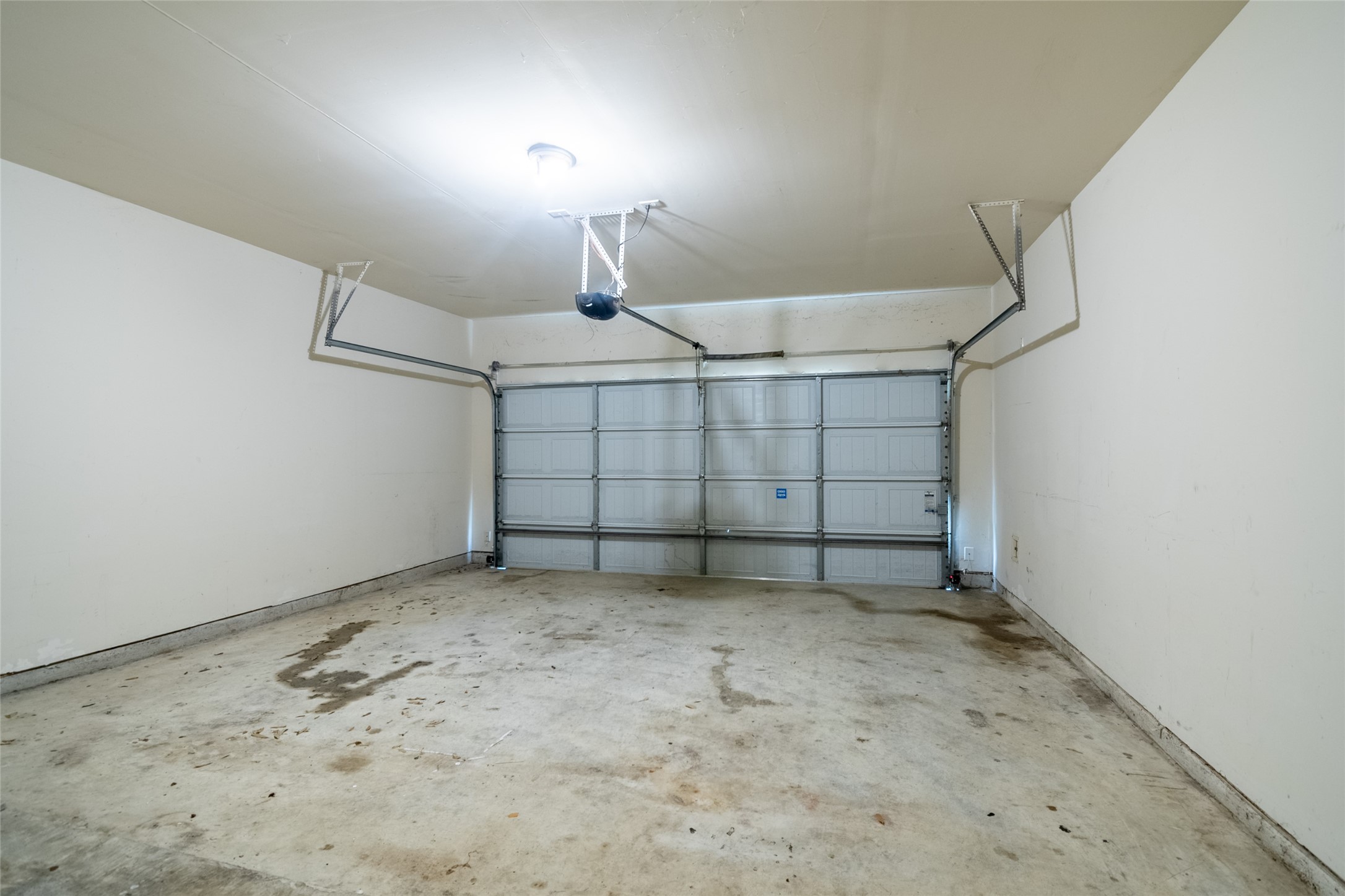 1610 Juniper Knoll Way Conroe, TX 77301 - Photo 40 of 41 a view of a garage