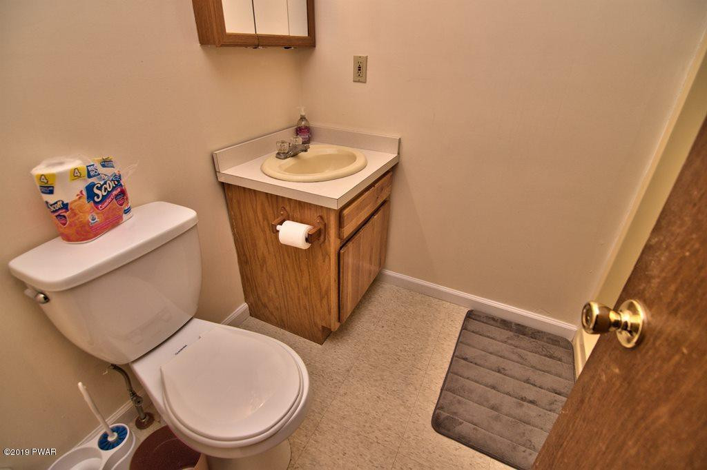 297 Ridgewood Circle Lake Ariel, PA 18436 - Photo 12 of 71 Bathroom 1 View 2