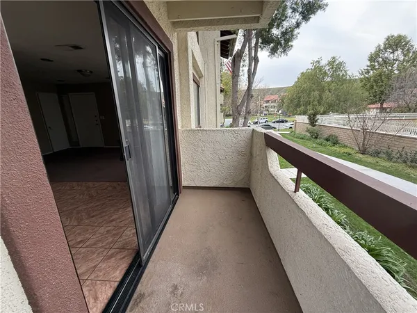 $2,800 | 27948 Tyler Lane, Unit 439, Canyon Country, CA 91387