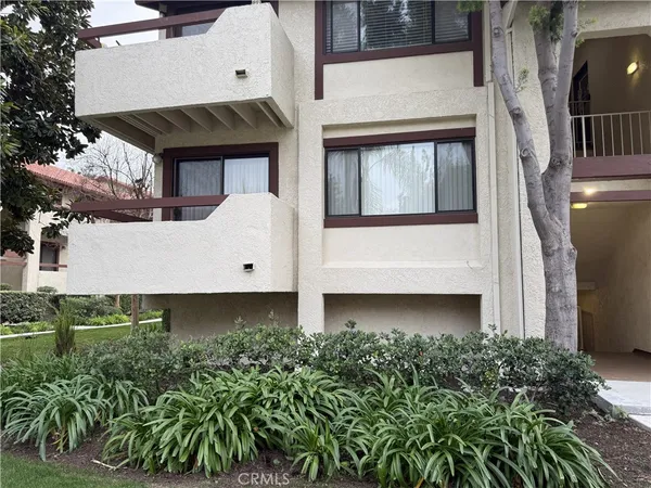 $2,800 | 27948 Tyler Lane, Unit 439, Canyon Country, CA 91387