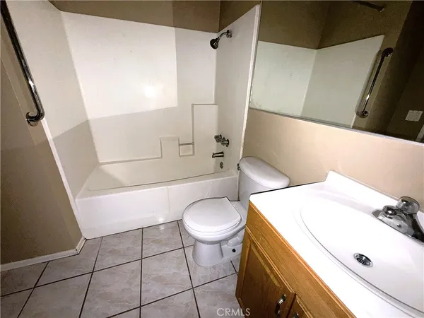$2,800 | 27948 Tyler Lane, Unit 439, Canyon Country, CA 91387