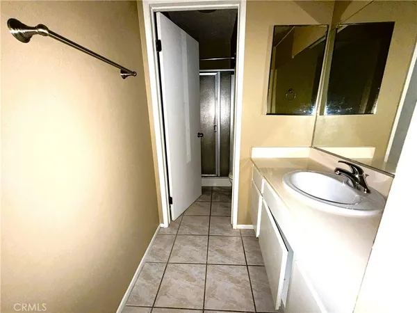 $2,800 | 27948 Tyler Lane, Unit 439, Canyon Country, CA 91387