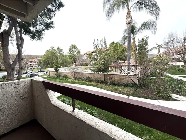 $2,800 | 27948 Tyler Lane, Unit 439, Canyon Country, CA 91387