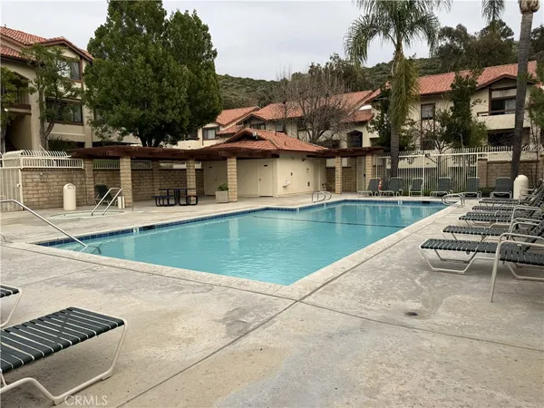 $2,800 | 27948 Tyler Lane, Unit 439, Canyon Country, CA 91387