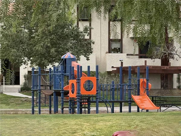 $2,800 | 27948 Tyler Lane, Unit 439, Canyon Country, CA 91387