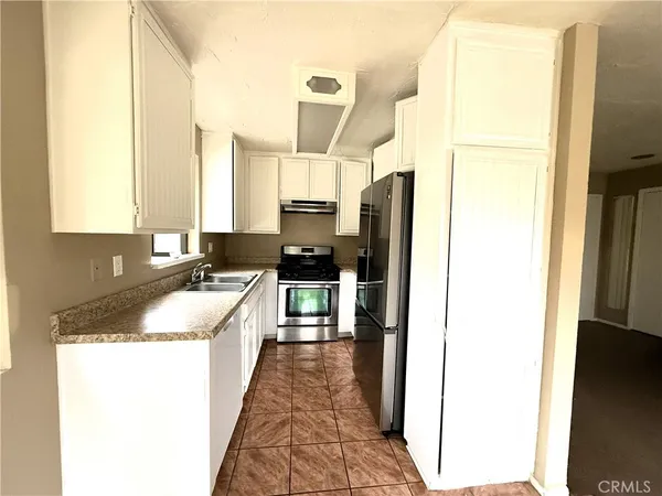 $2,800 | 27948 Tyler Lane, Unit 439, Canyon Country, CA 91387