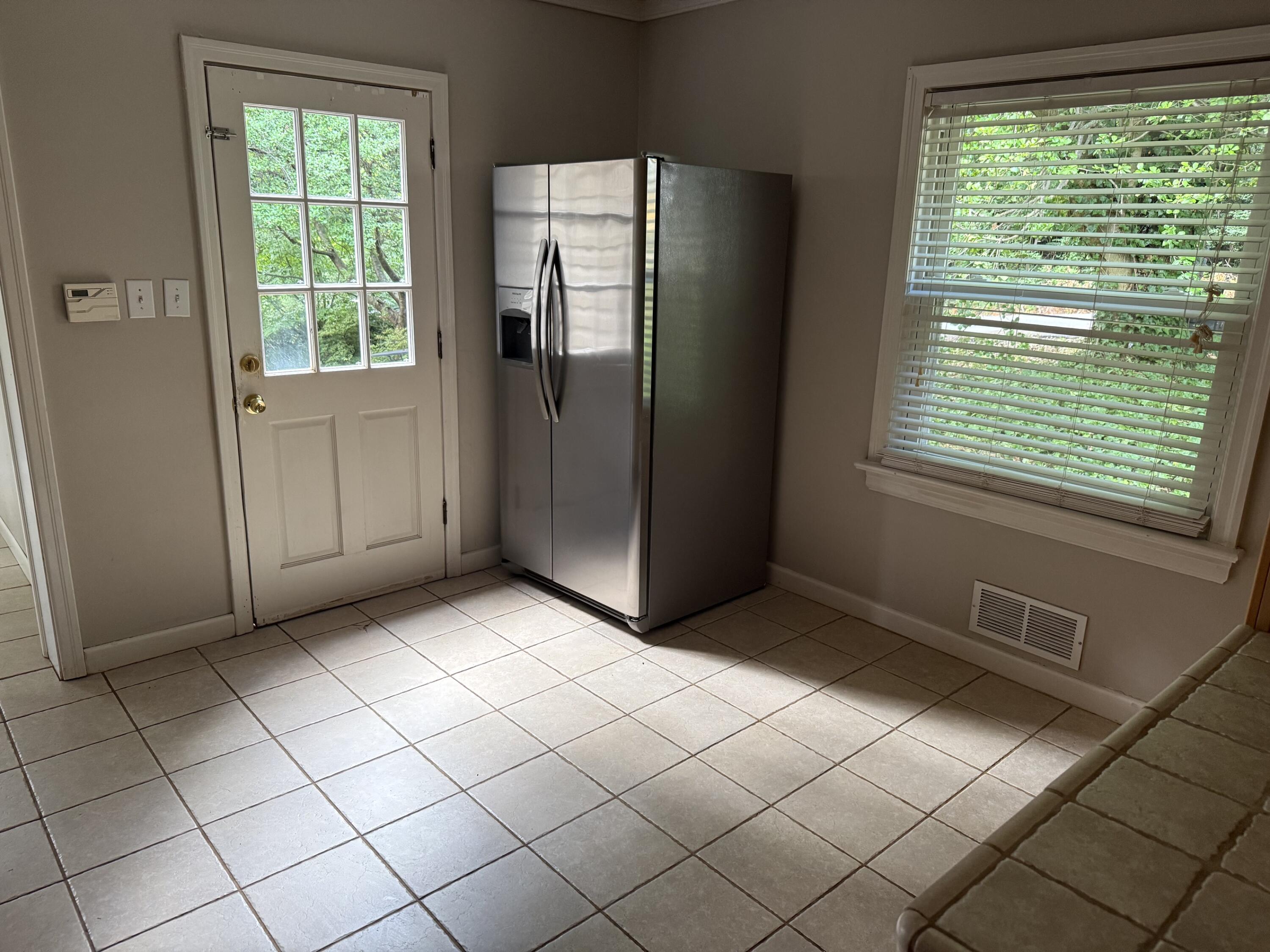 2239 Woodcliff Road Southeast Roanoke, VA 24014 - Photo 7 of 14 IMG_0703