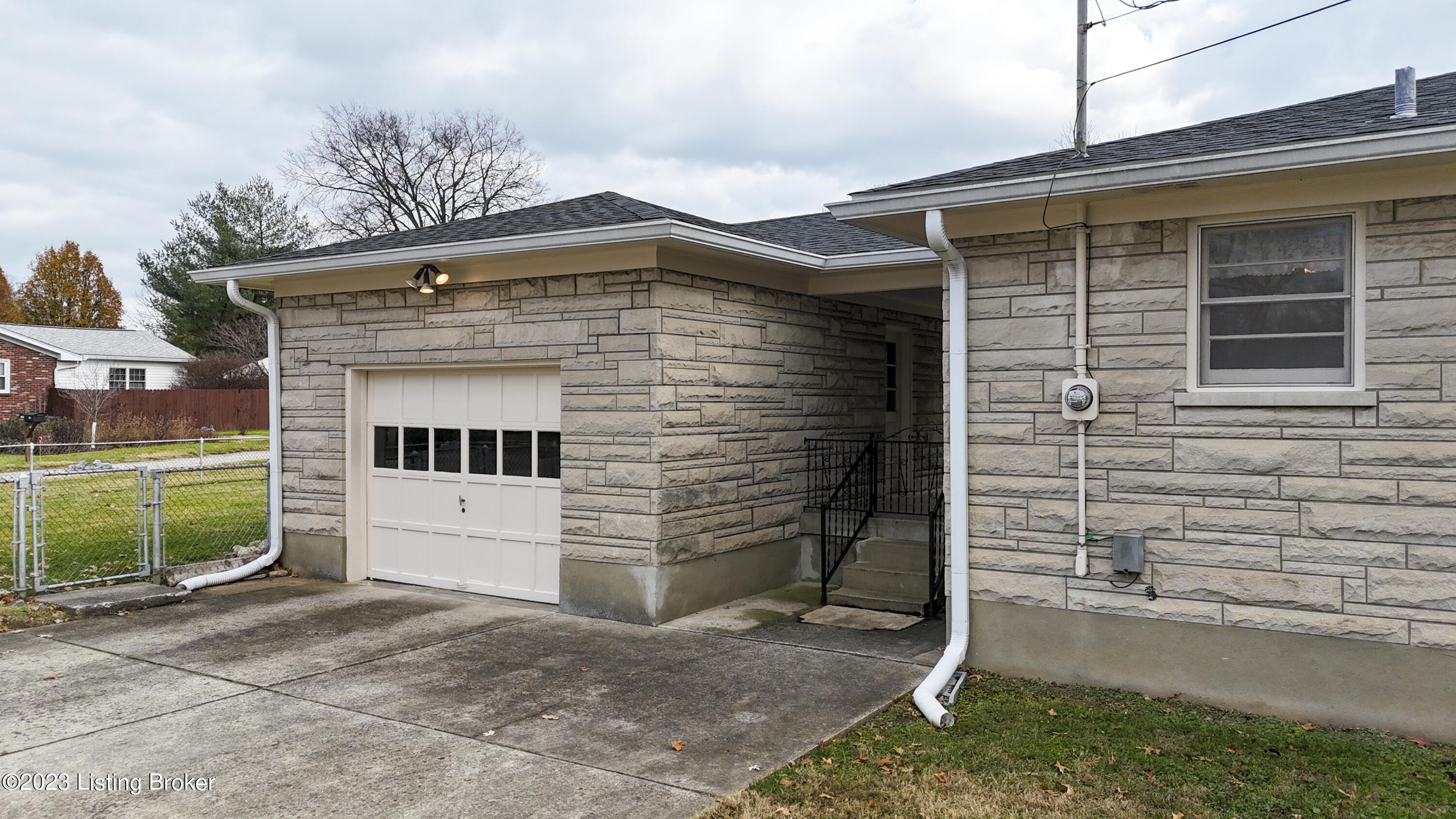 2601 Greenup Road Louisville, KY 40217 - Photo 28 of 32 2601 Greenup Road-45