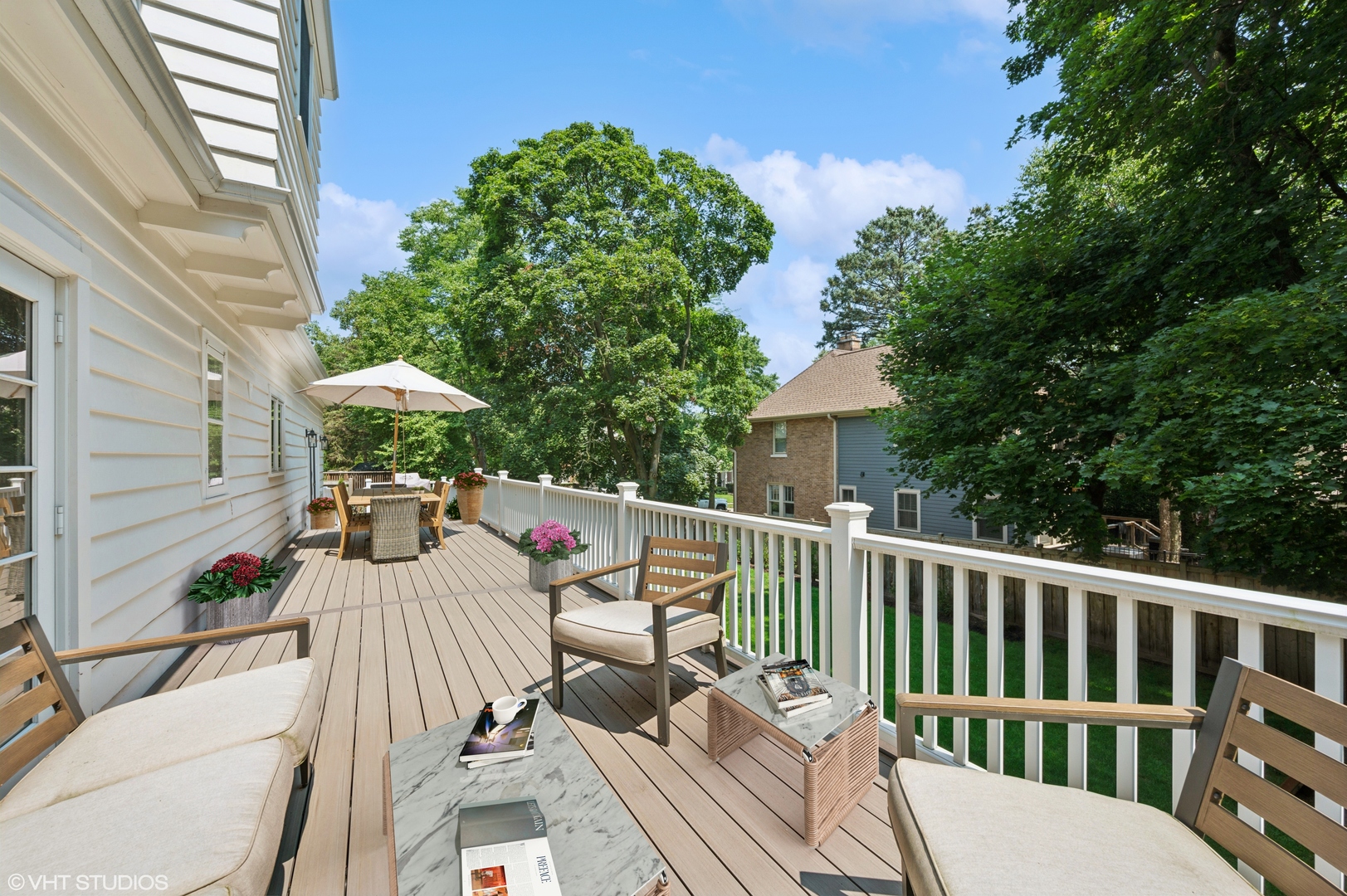 615 Ridge Road Kenilworth, IL 60043 - Photo 3 of 41 a view of a patio in a backyard