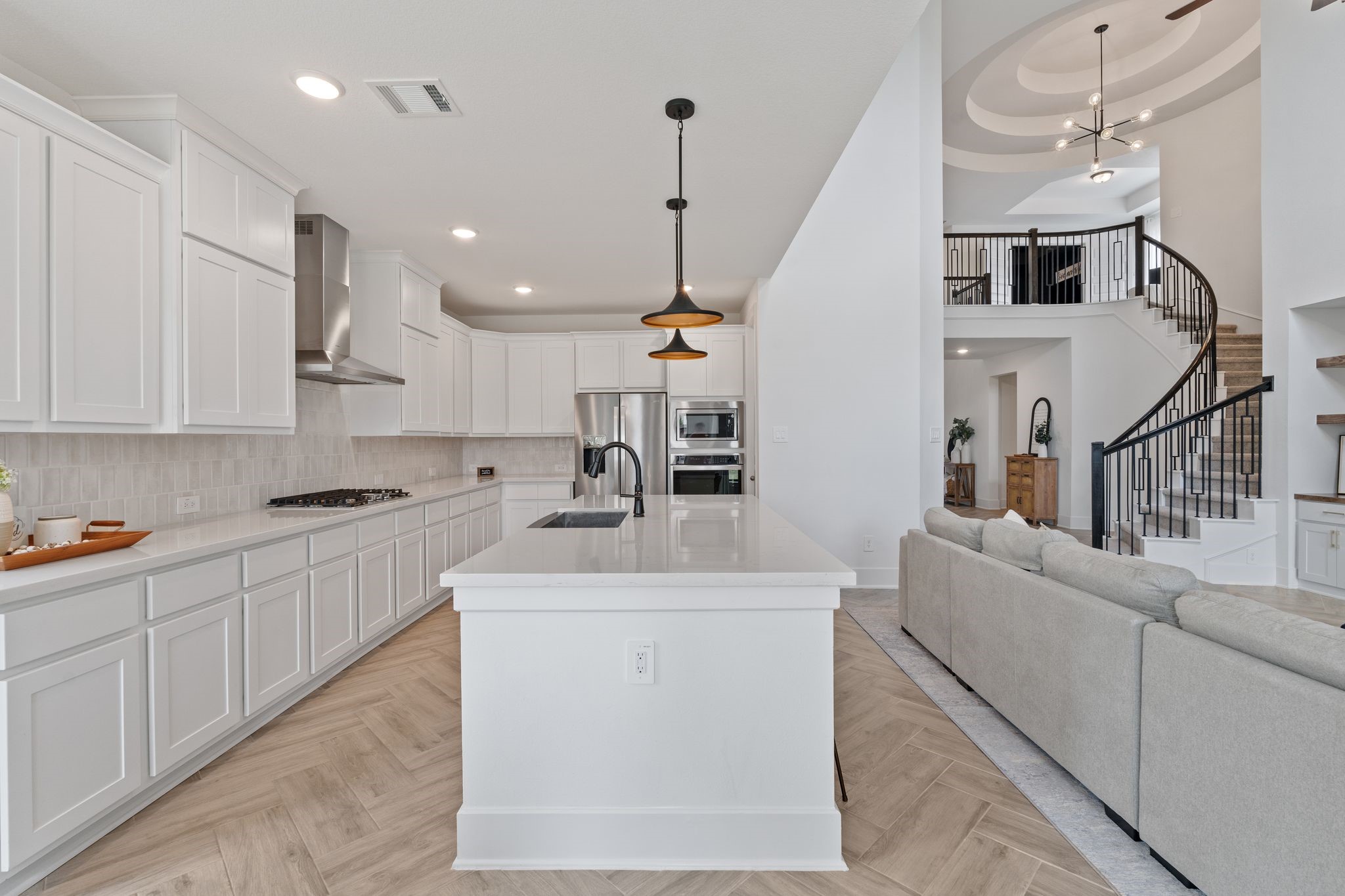 914 Sendero Trail Conroe, TX 77304 - Photo 11 of 50 Chef preferred gas cooking, stainless fridge is included! Large walk-in pantry (not shown).