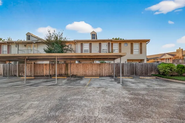 $1,400 | 3100 Jeanetta Street, Unit 302, Houston, TX 77063