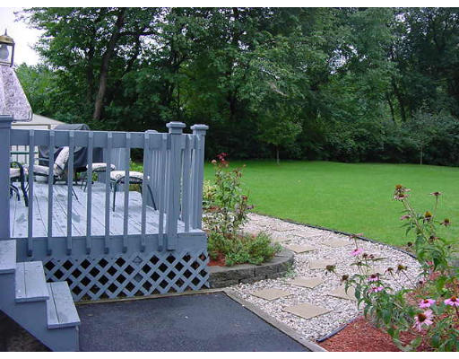 17 Old Common Road Lancaster, MA 01523 - Photo 2 of 3