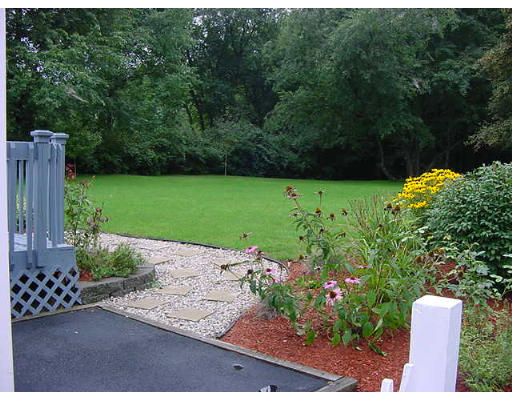 17 Old Common Road Lancaster, MA 01523 - Photo 3 of 3