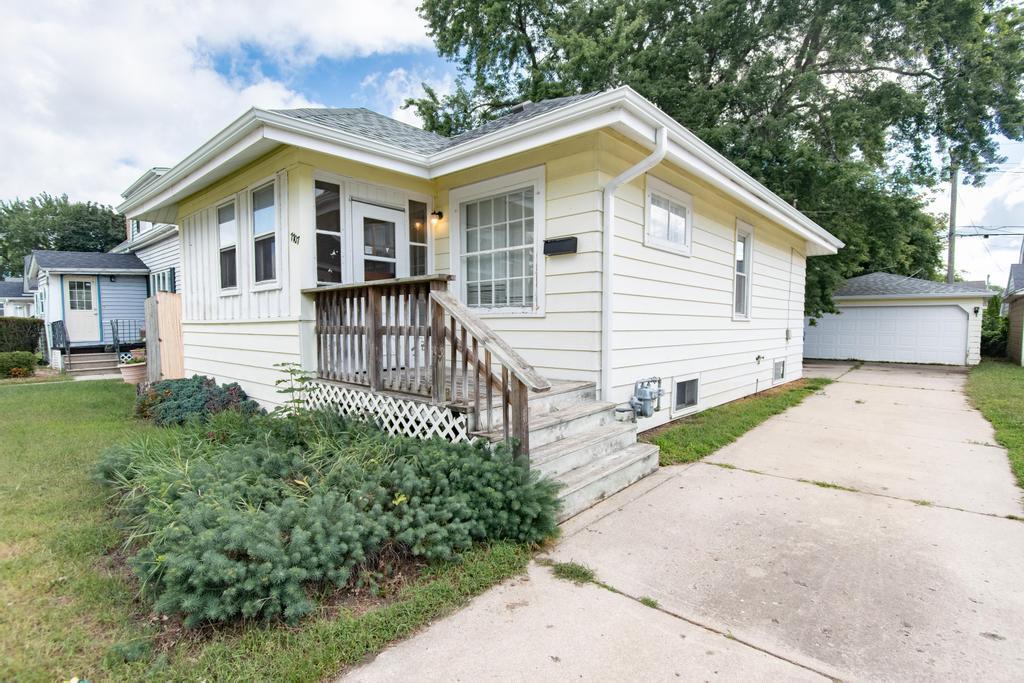 7707 16th Avenue Kenosha, WI 53143 - Photo 2 of 9 7707 16th Adam -21