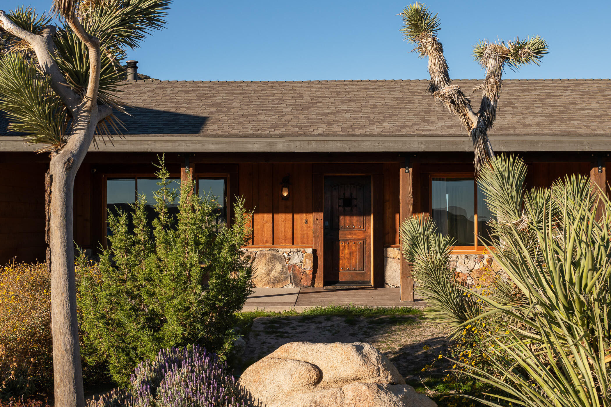 5544 Roy Rogers Road Pioneertown, CA 92268 - Photo 6 of 35 a front view of a house
