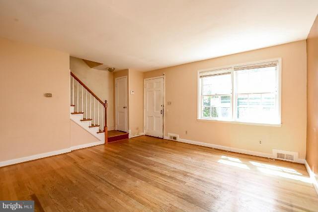 1558 Pentwood Road Baltimore, MD 21239 - Photo 5 of 10 Interior (General)