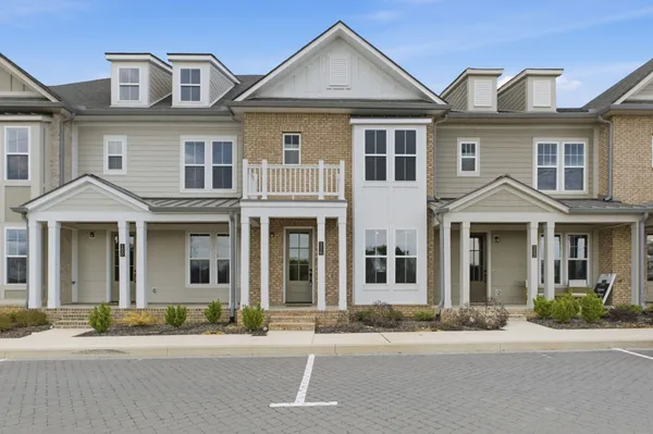 $329,900 | 116 Nearwater Place, Hendersonville, TN 37075