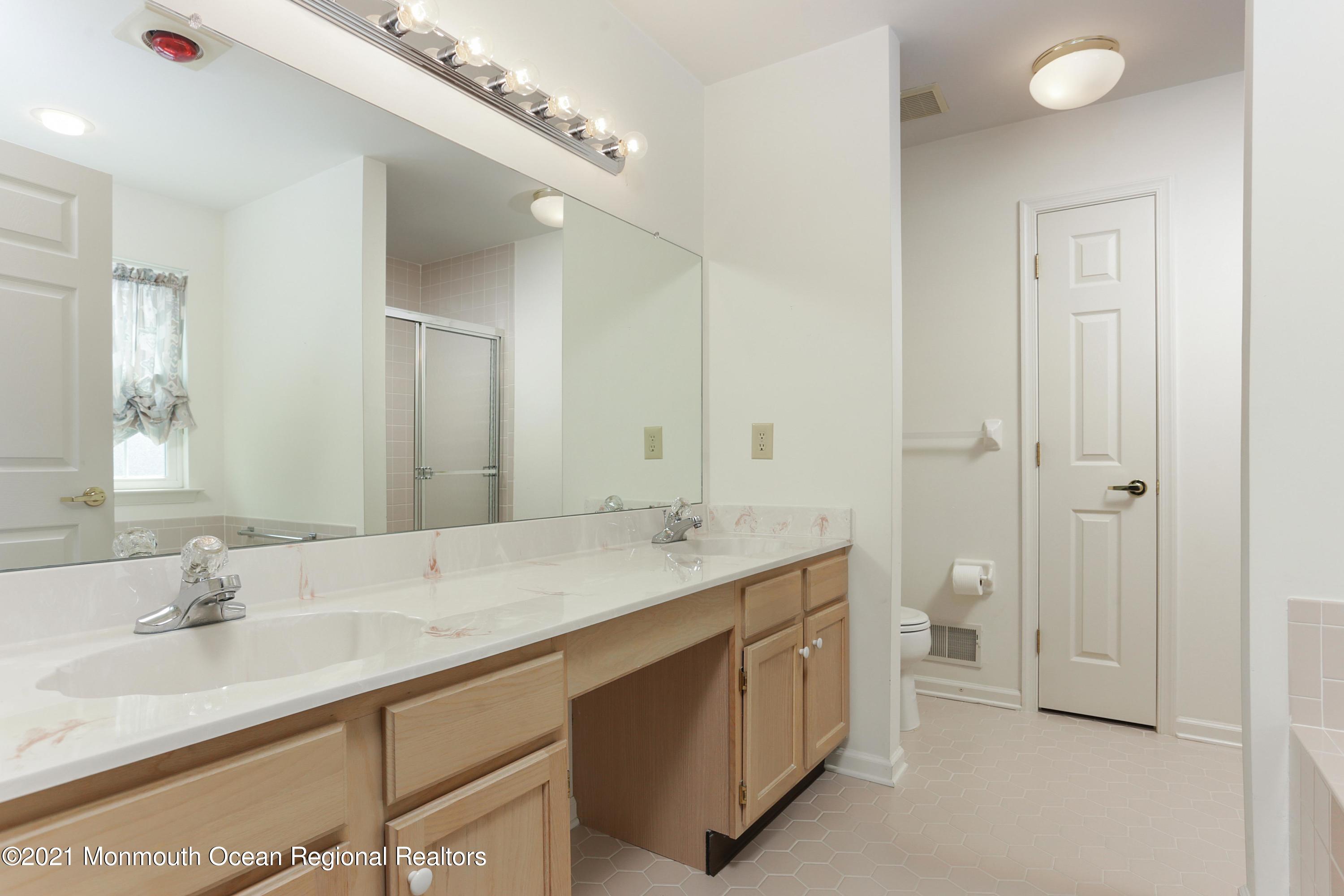 3 Portebello Road Jackson, NJ 08527 - Photo 14 of 30 Master Bath