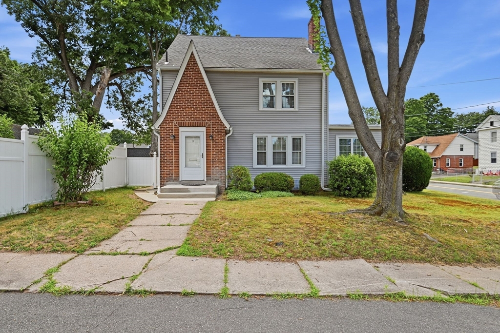 3 Pinehurst Road Holyoke, MA 01040 - Photo 2 of 37