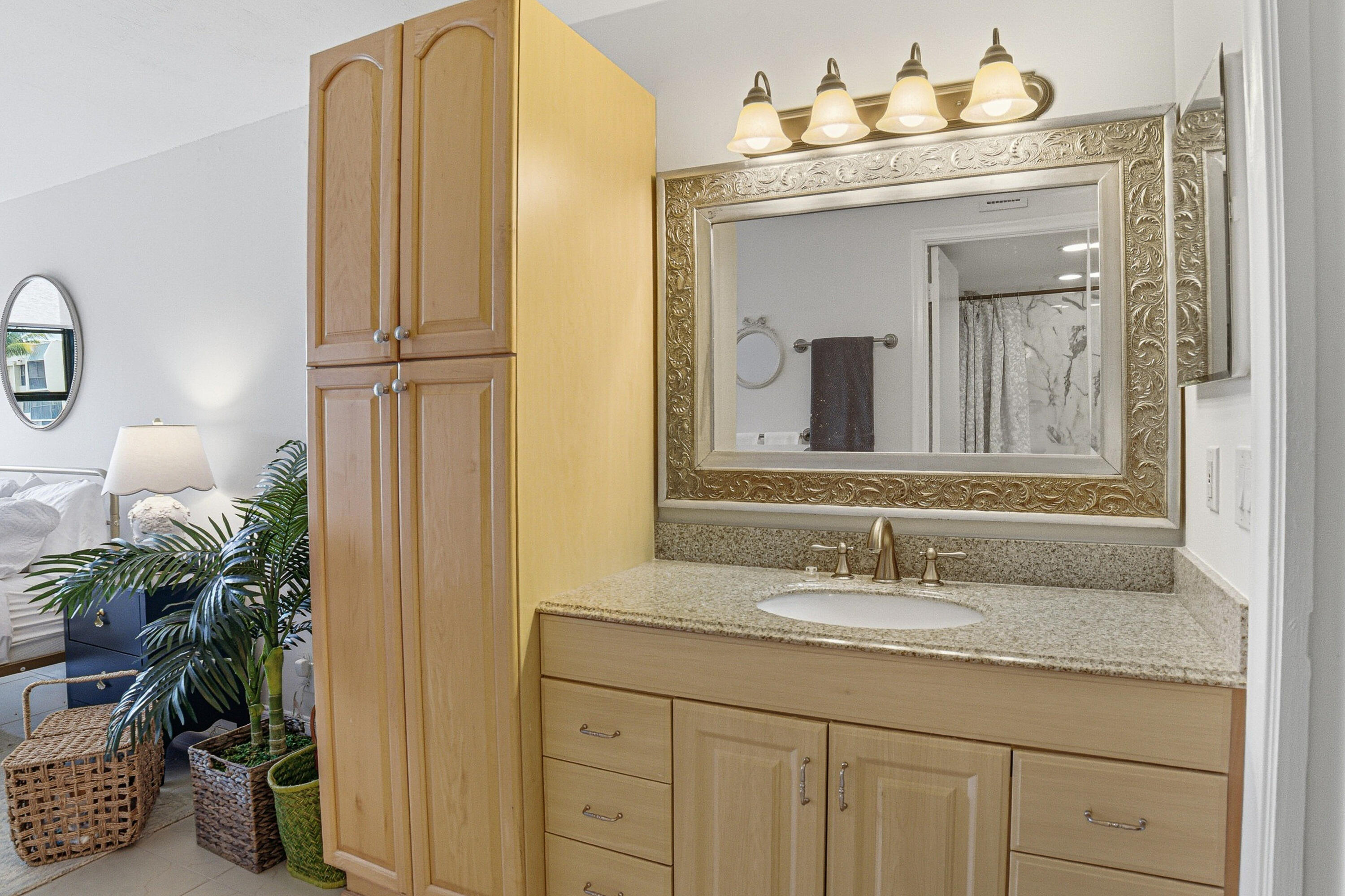 6 Royal Palm Way, Unit 211 Boca Raton, FL 33432 - Photo 16 of 32 Mater Bathroom Sink - boca waterfront co