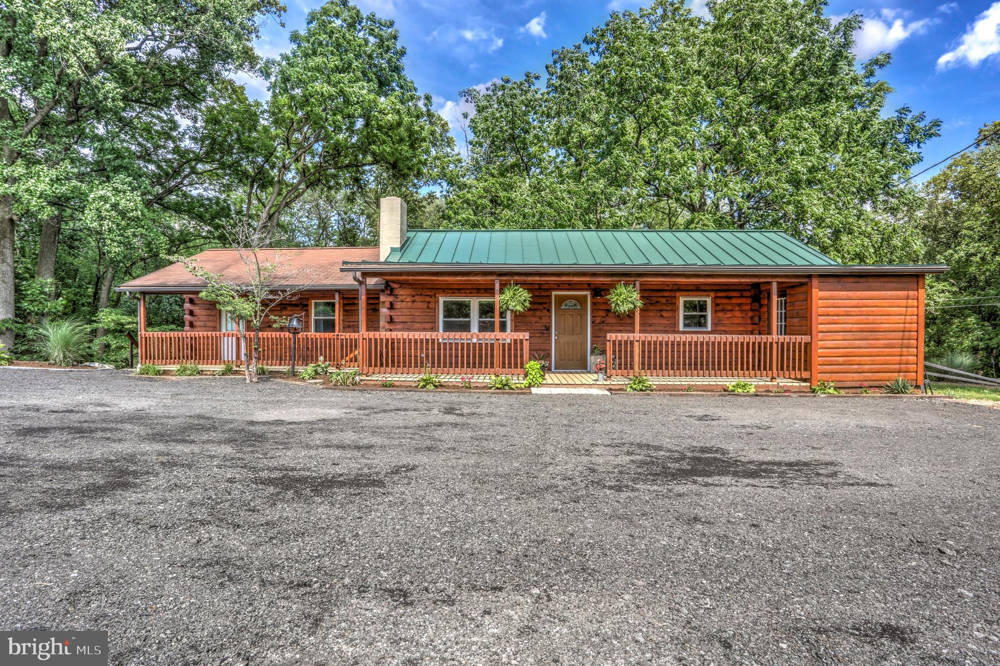 135 Crest Road Lititz, PA 17543 - Photo 1 of 47