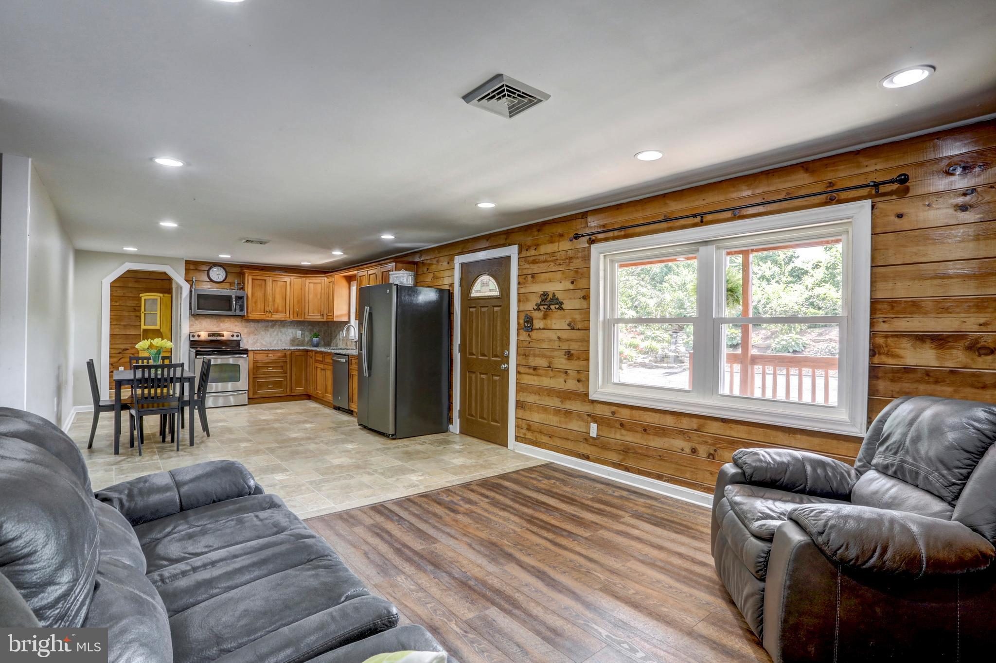 135 Crest Road Lititz, PA 17543 - Photo 15 of 47