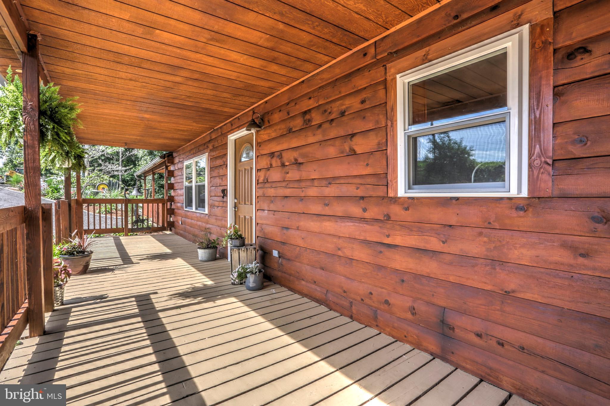 135 Crest Road Lititz, PA 17543 - Photo 4 of 47