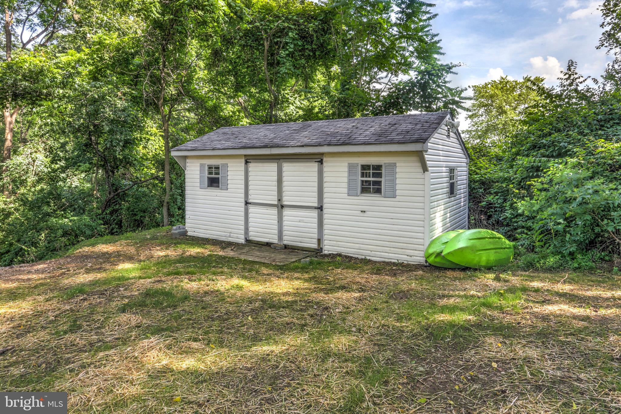 135 Crest Road Lititz, PA 17543 - Photo 32 of 47