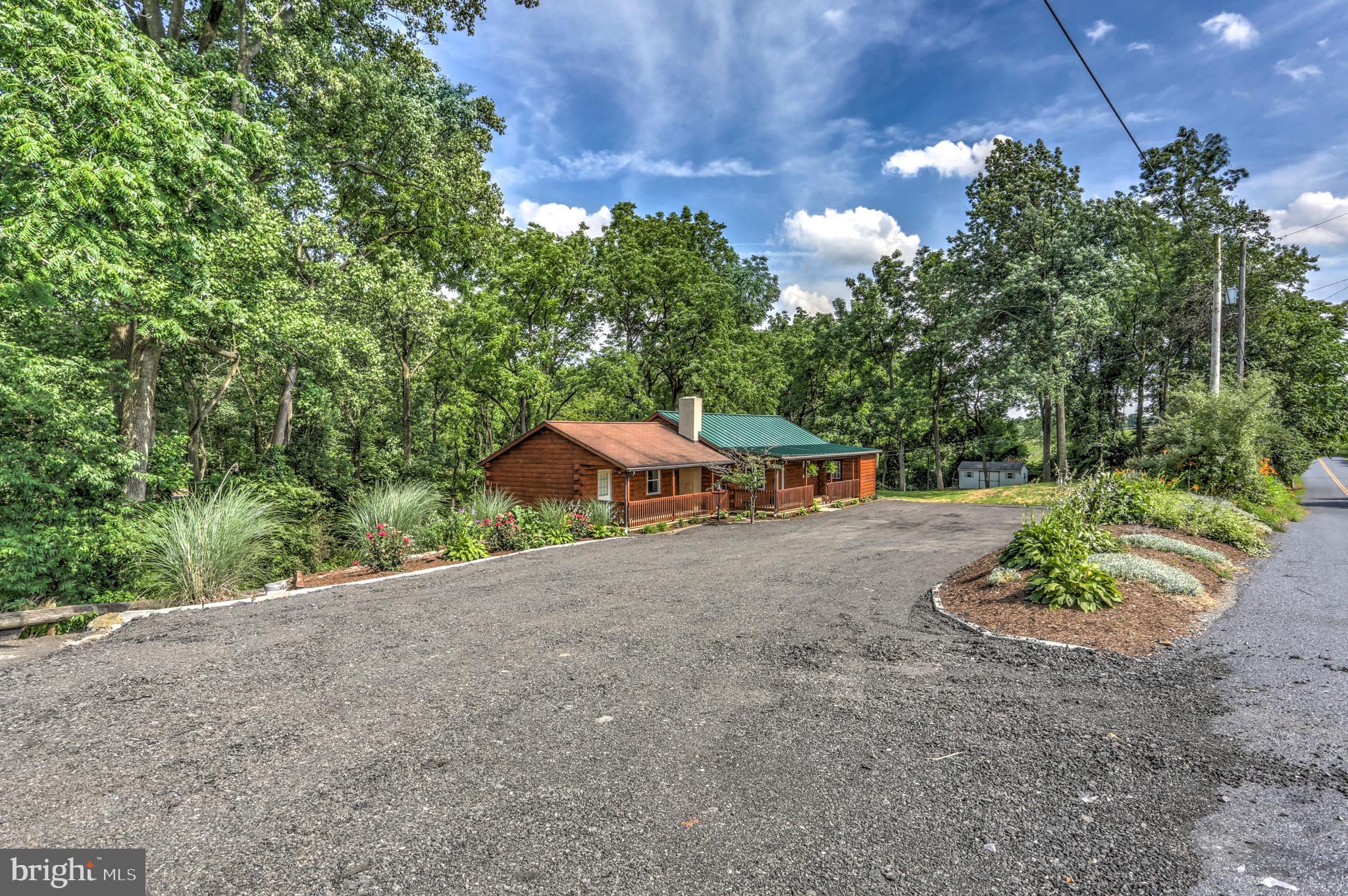 135 Crest Road Lititz, PA 17543 - Photo 8 of 47
