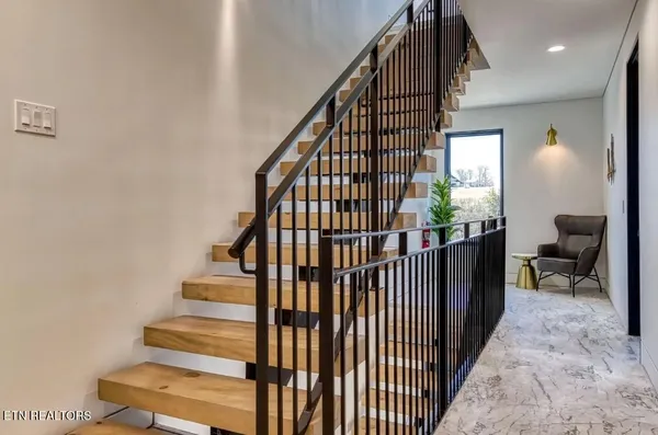 $599,900 | 206 Granite Drive, Sevierville, TN 37876