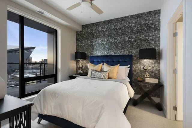 $2,448 | 212 10th Avenue South, Unit 1110, Minneapolis, MN 55415