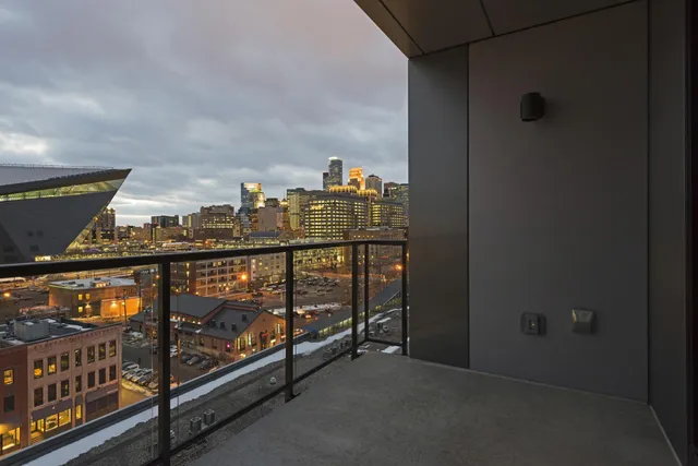 $2,448 | 212 10th Avenue South, Unit 1110, Minneapolis, MN 55415