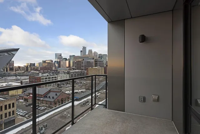 $2,448 | 212 10th Avenue South, Unit 1110, Minneapolis, MN 55415