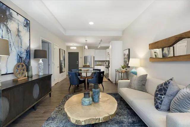 $2,448 | 212 10th Avenue South, Unit 1110, Minneapolis, MN 55415