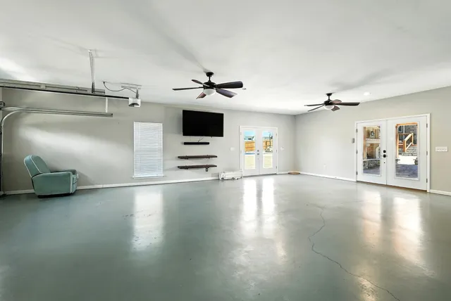 a view of yard with trees