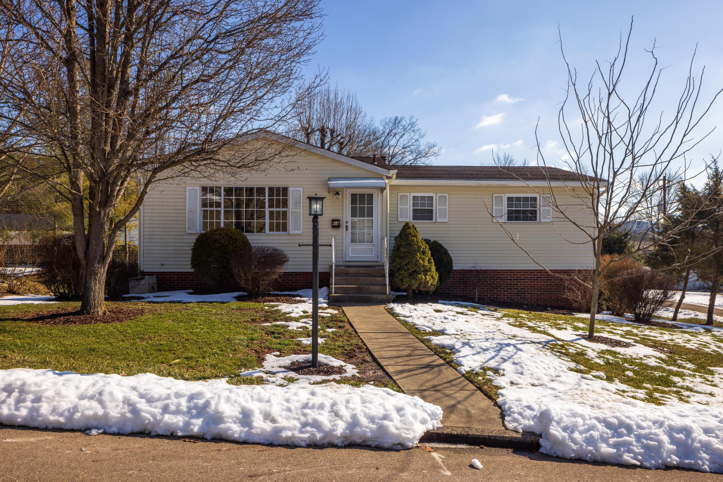44 Strathmore Boulevard Athens, OH 45701 - Photo 1 of 54 JZP_44StrathmoreBlvd_001
