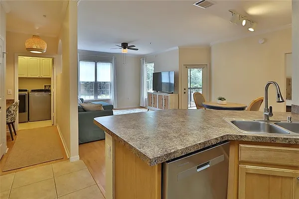 $1,450 | 2407 Courtney Meadows Court, Unit 103, Tampa, FL 33619