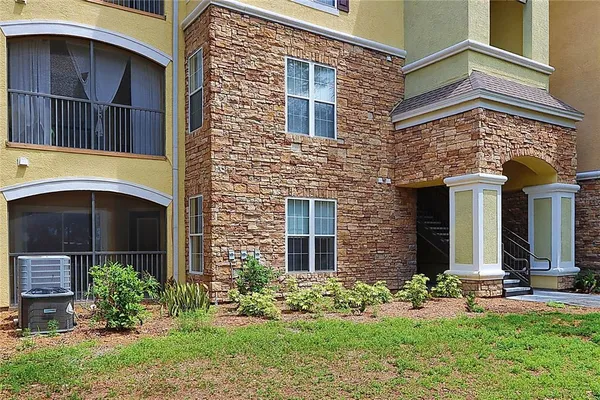 $1,450 | 2407 Courtney Meadows Court, Unit 103, Tampa, FL 33619