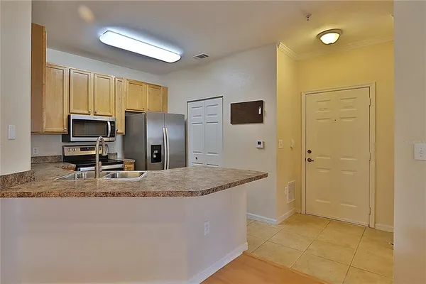 $1,450 | 2407 Courtney Meadows Court, Unit 103, Tampa, FL 33619
