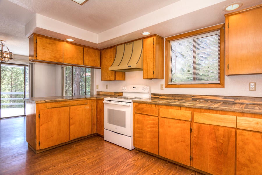 56864 Besson Road Bend, OR 97707 - Photo 10 of 38 Besson Rd 56864 Web (10 of 40)