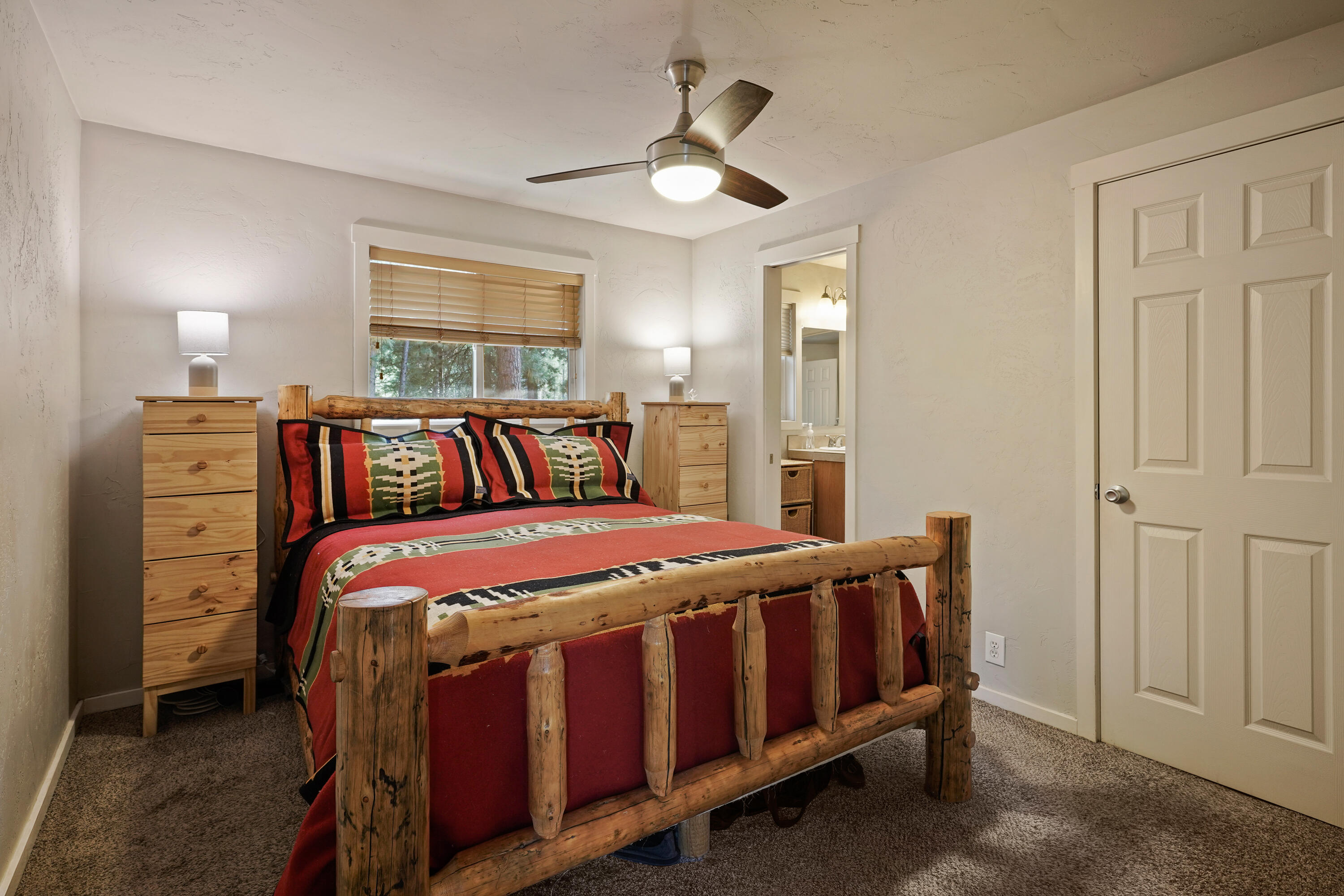 16933 Indio Road Bend, OR 97707 - Photo 33 of 40 DSC04213