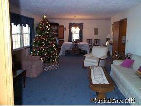 2669 Old State Road Jacksonville, IL 62650 - Photo 5 of 9
