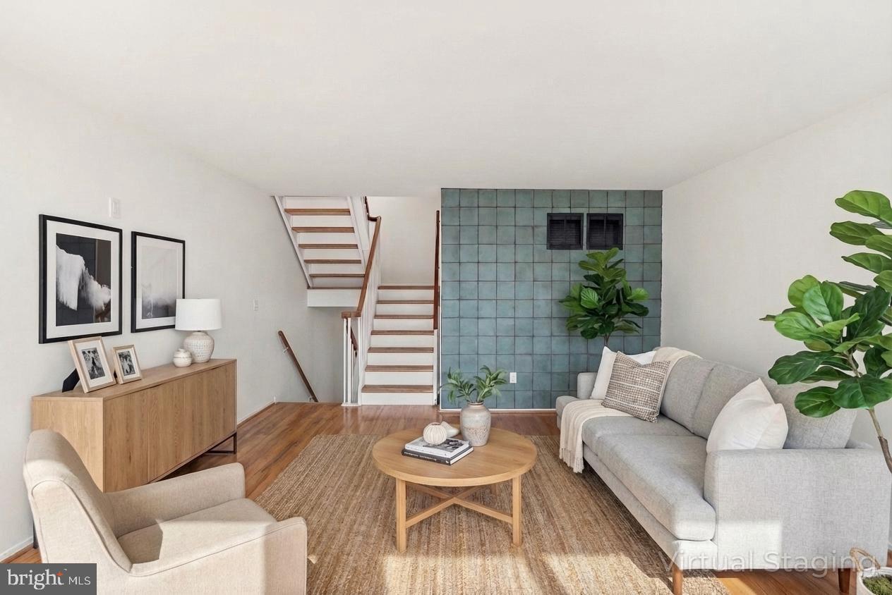 11465 Washington Plaza West Reston, VA 20190 - Photo 11 of 45 Upper Level 1 - Living room - Virtually Staged