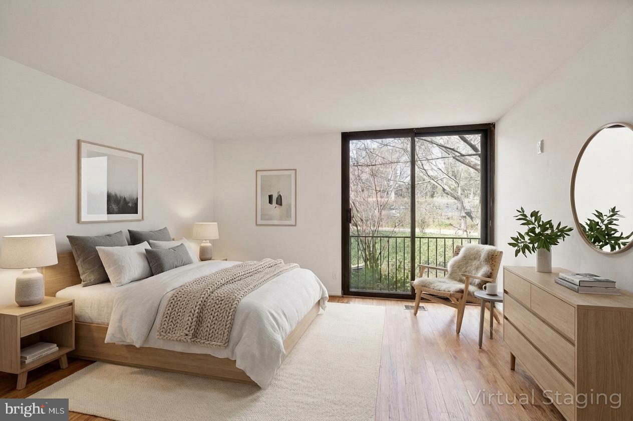 11465 Washington Plaza West Reston, VA 20190 - Photo 15 of 45 Upper Level 2 - Bedroom #1 - Virtually Staged