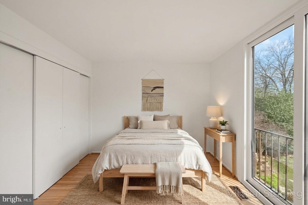 11465 Washington Plaza West Reston, VA 20190 - Photo 25 of 45 Upper Level 3 - Bedroom #2 - virtually staged