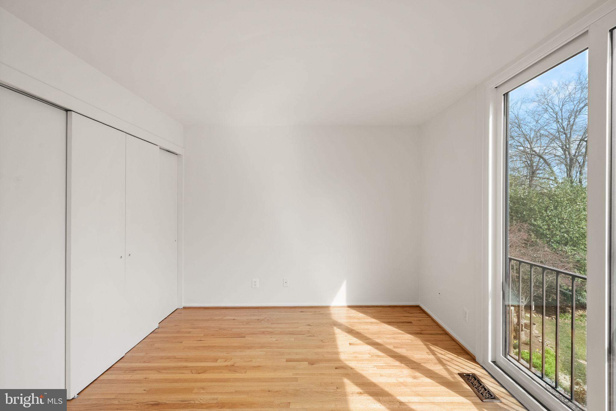 11465 Washington Plaza West Reston, VA 20190 - Photo 26 of 45 Upper Level 3 - Bedroom #2, overlooking the lake