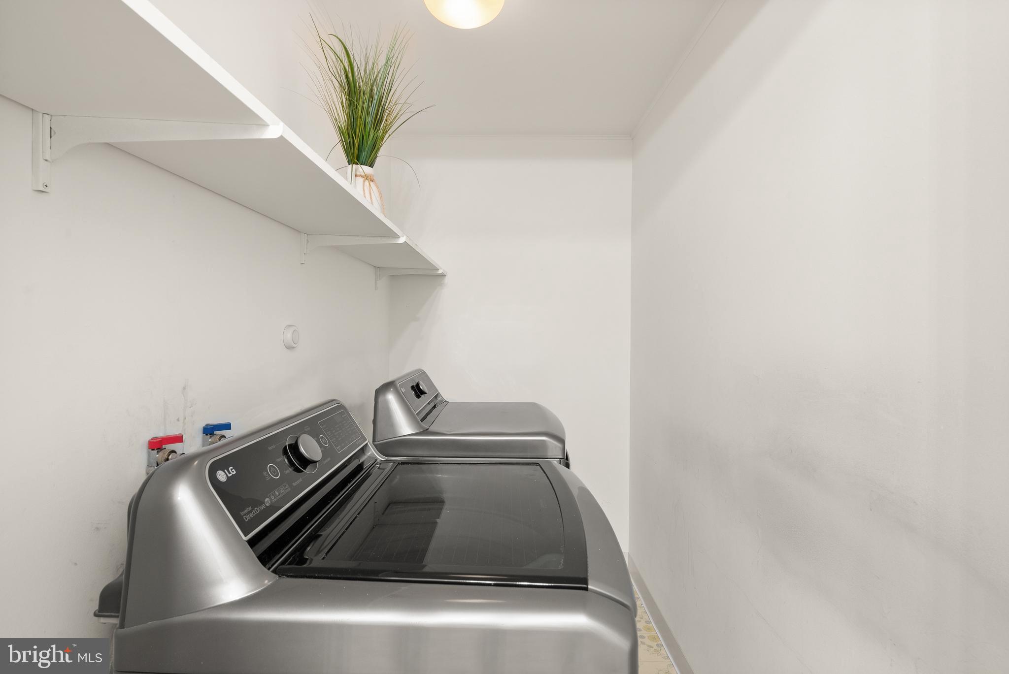 11465 Washington Plaza West Reston, VA 20190 - Photo 28 of 45 Upper Level 3 - Laundry Room